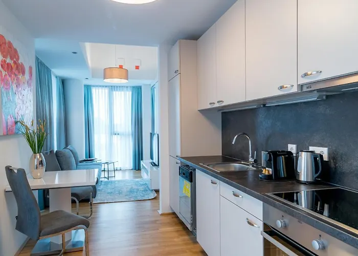 Residence, Marina Tower - Danube Aparthotel